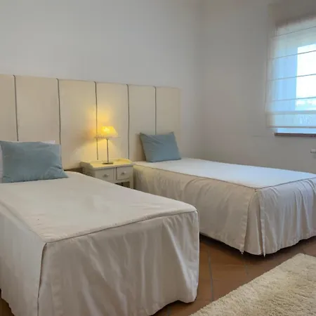 Apartamento Vila Da Praia A8 * Amoreira (Leiria)